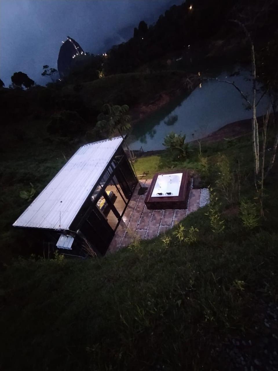 Cabana Privada Sin Prisa "Not Rush" Preciosa! Con Jacuzzi, Vista Y Acceso Directo Al Embalse, Vista A La Piedra , Deporte Acuatico Paddle Board And Breakfast Incluidos ! Imperdible Guatapé Buitenkant foto