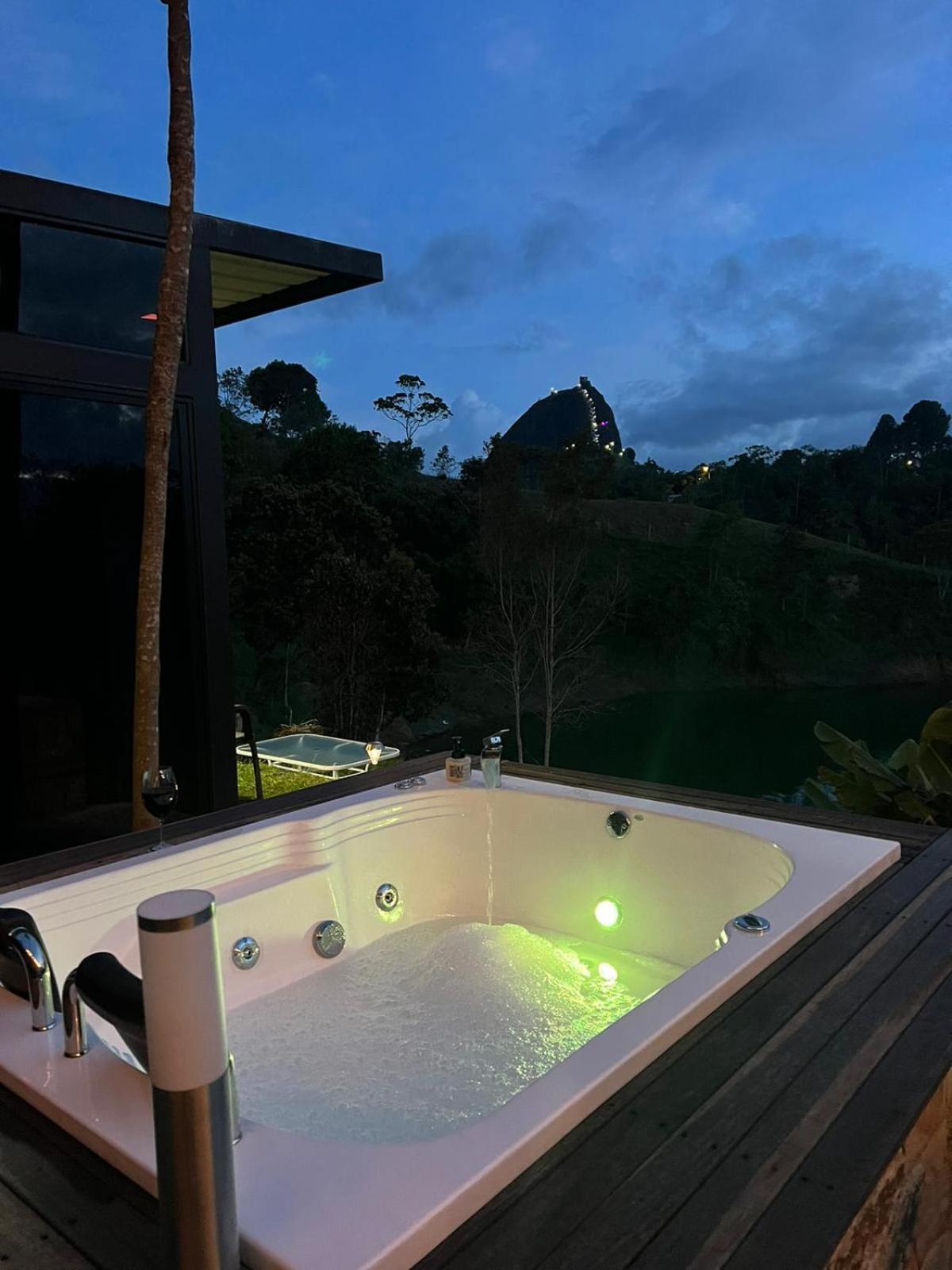 Cabana Privada Sin Prisa "Not Rush" Preciosa! Con Jacuzzi, Vista Y Acceso Directo Al Embalse, Vista A La Piedra , Deporte Acuatico Paddle Board And Breakfast Incluidos ! Imperdible Guatapé Buitenkant foto