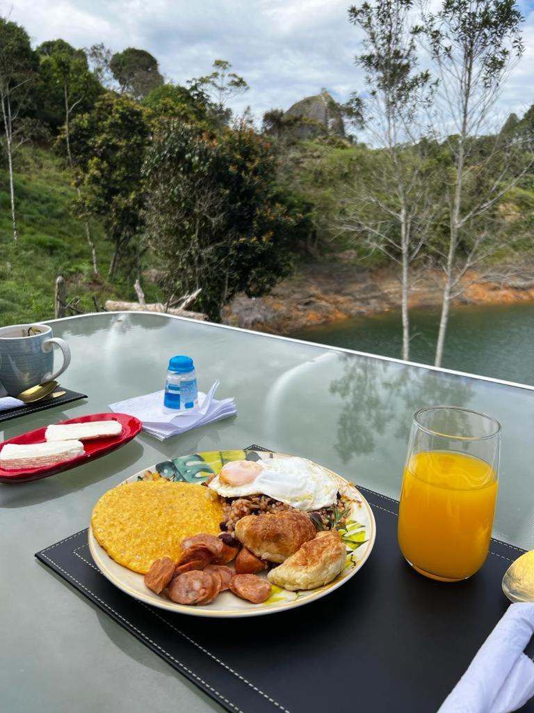 Cabana Privada Sin Prisa "Not Rush" Preciosa! Con Jacuzzi, Vista Y Acceso Directo Al Embalse, Vista A La Piedra , Deporte Acuatico Paddle Board And Breakfast Incluidos ! Imperdible Guatapé Buitenkant foto