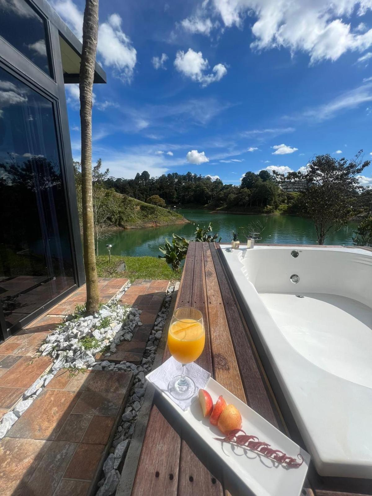 Cabana Privada Sin Prisa "Not Rush" Preciosa! Con Jacuzzi, Vista Y Acceso Directo Al Embalse, Vista A La Piedra , Deporte Acuatico Paddle Board And Breakfast Incluidos ! Imperdible Guatapé Buitenkant foto